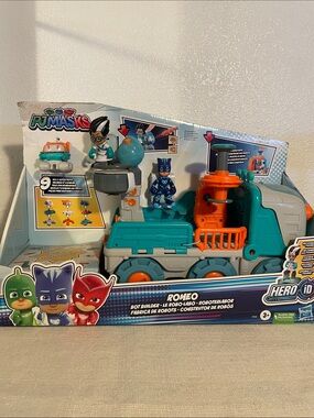 Hasbro Romeo Bot Builder Playset - Teal, Orange & Gray